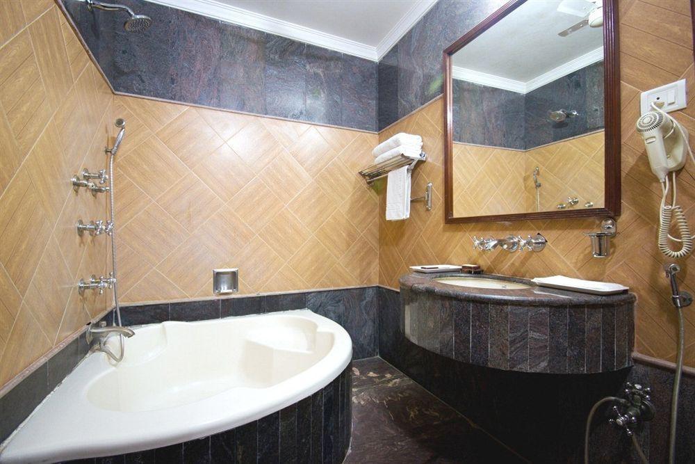 דלהי Hotel Sunstar Grand מראה חיצוני תמונה