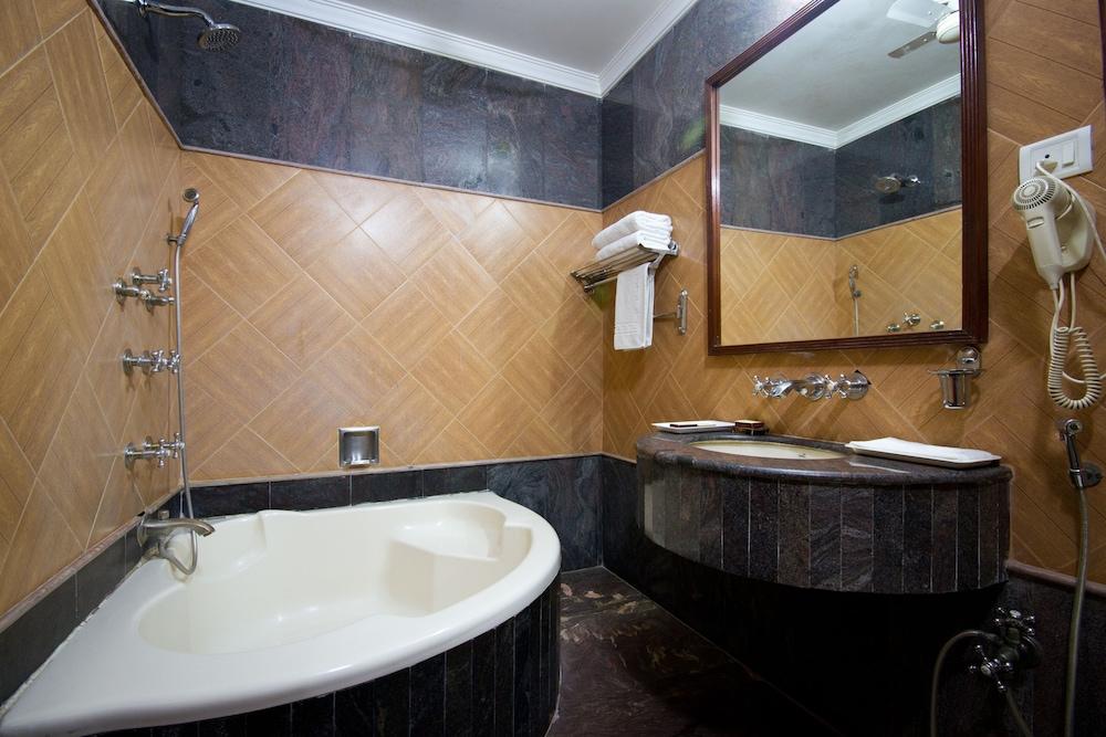 דלהי Hotel Sunstar Grand מראה חיצוני תמונה
