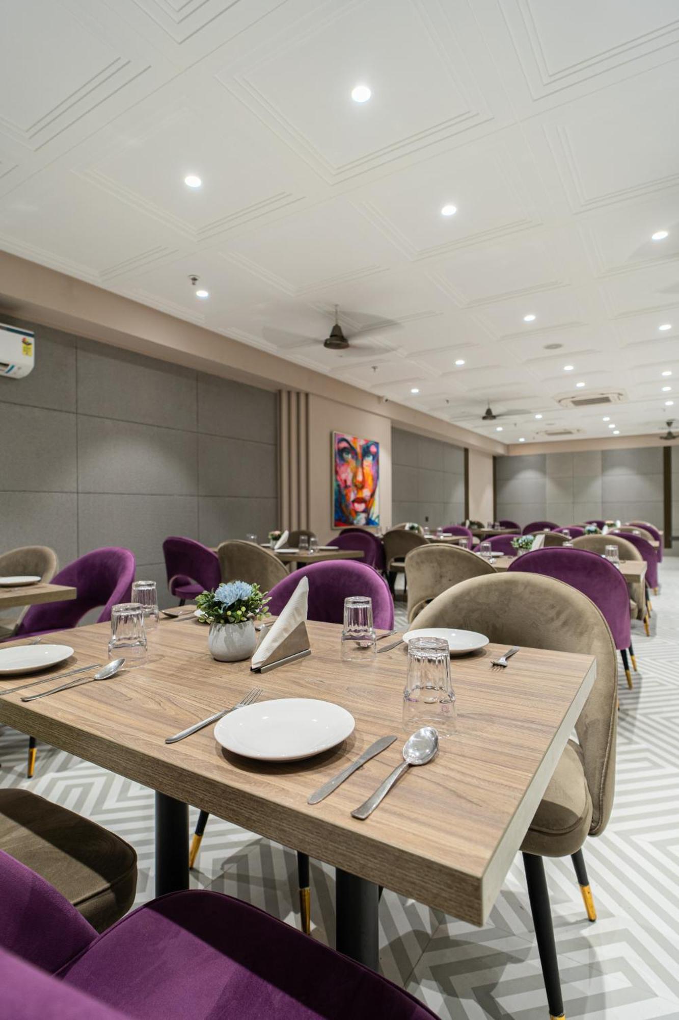 דלהי Hotel Sunstar Grand מראה חיצוני תמונה