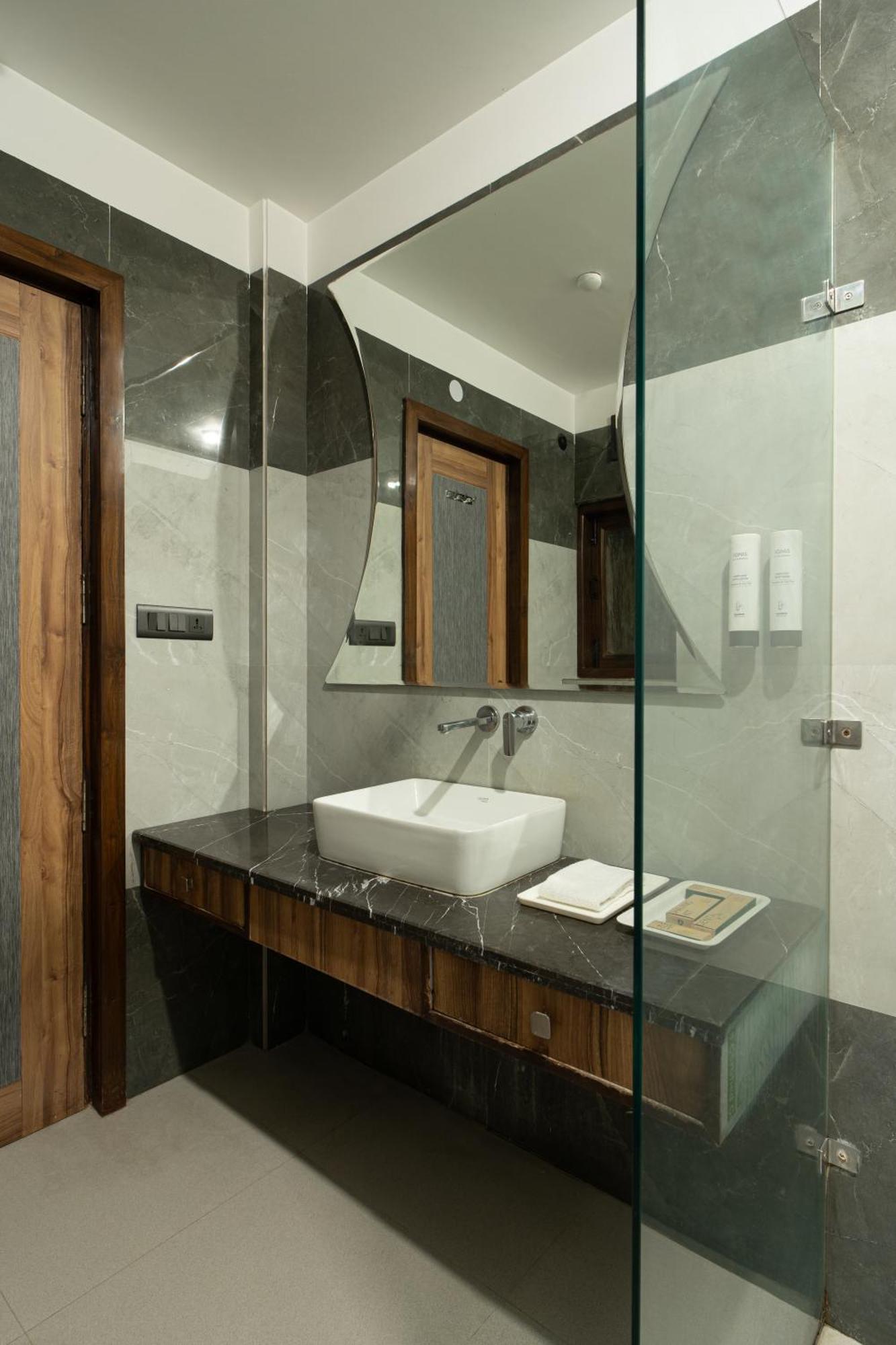 דלהי Hotel Sunstar Grand מראה חיצוני תמונה