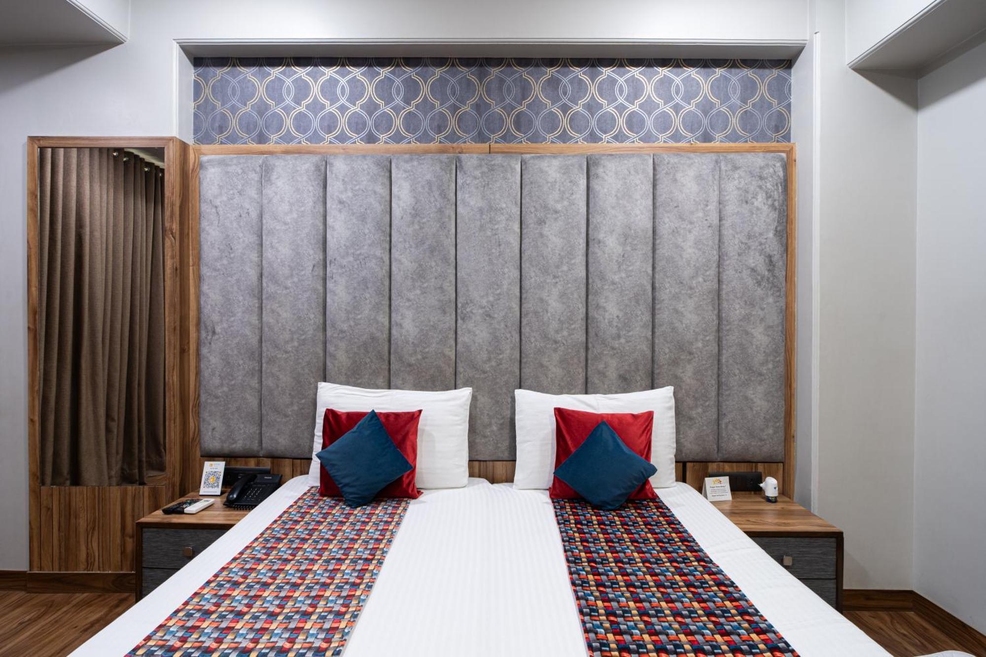 דלהי Hotel Sunstar Grand מראה חיצוני תמונה