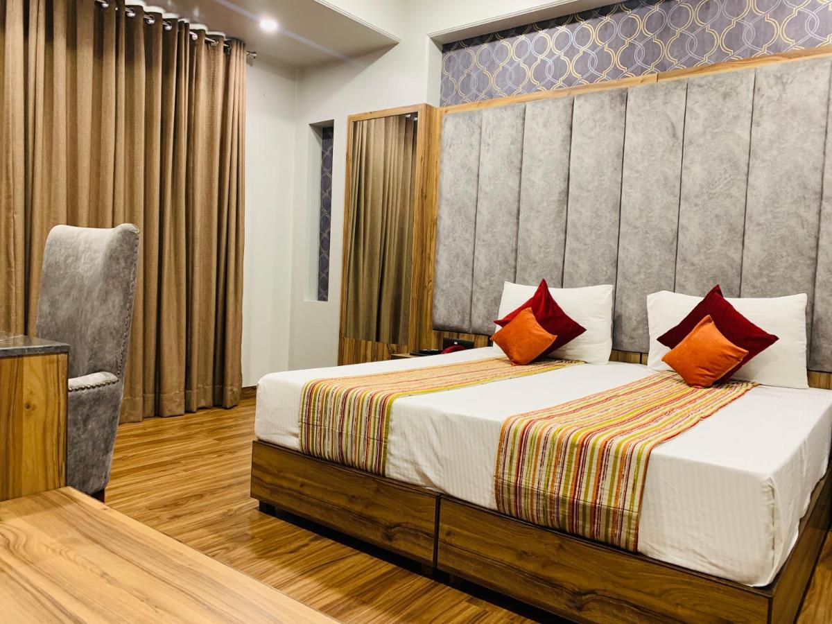 דלהי Hotel Sunstar Grand מראה חיצוני תמונה